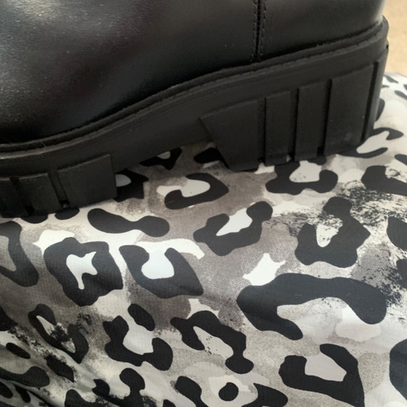 Boots - Picture 3 of 5